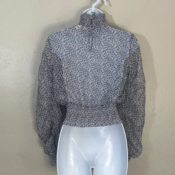 H&M Black and White Floral Blouse - Picture 3 of 6